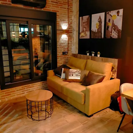 Carihuela Playa. Plaza Del Remo. Exclusivo Al Lado Del Mar. Torremolinos