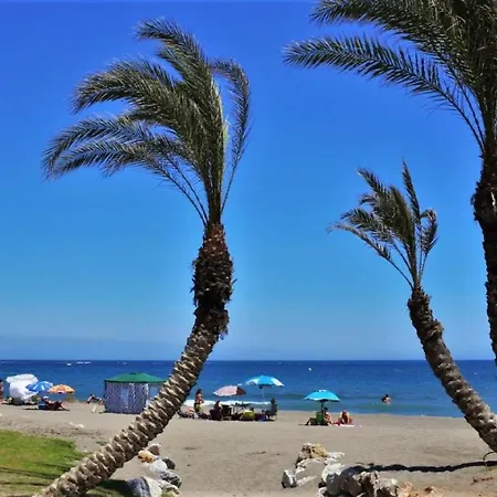 Apartament Carihuela Playa. Plaza Del Remo. Exclusivo Al Lado Del Mar. *