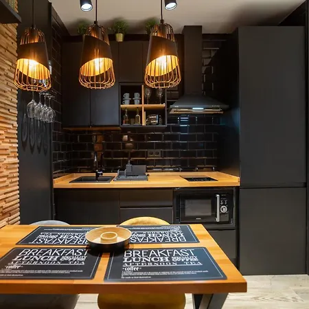 Carihuela Playa. Plaza Del Remo. Exclusivo Al Lado Del Mar. * Торремолінос