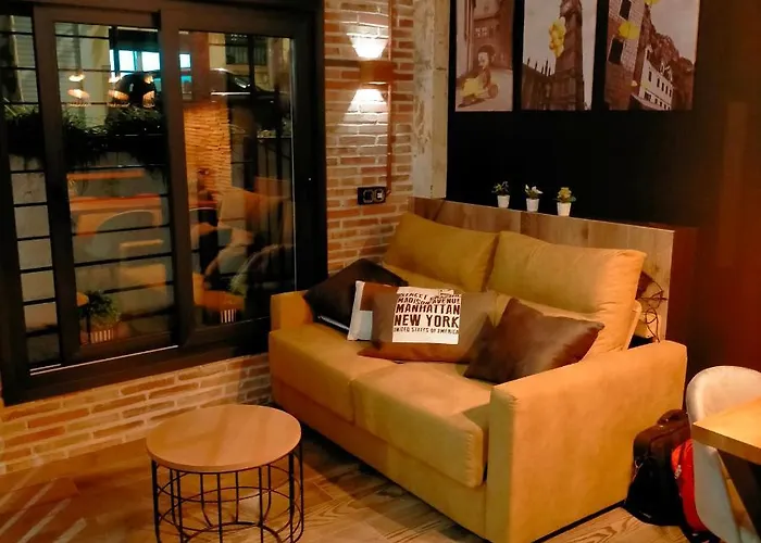 Carihuela Playa. Plaza Del Remo. Exclusivo Al Lado Del Mar. Torremolinos