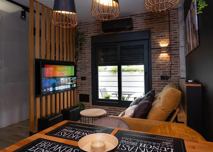 Carihuela Playa. Plaza Del Remo. Exclusivo Al Lado Del Mar. * Torremolinos