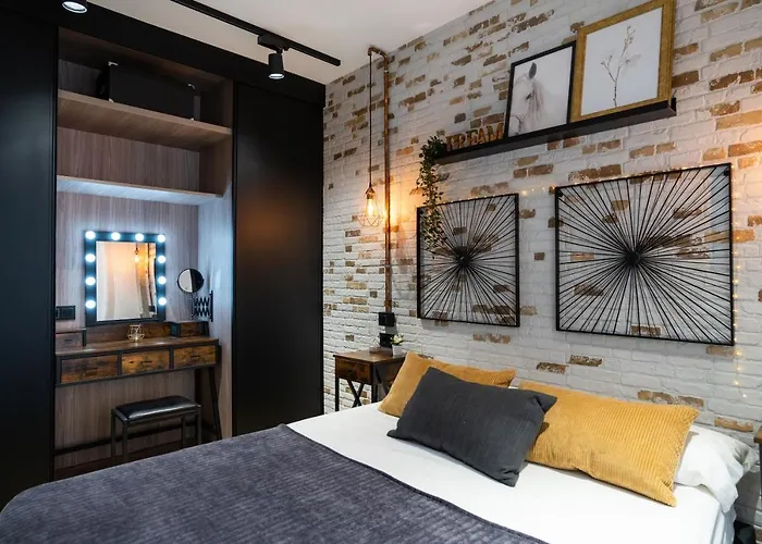 Carihuela Playa. Plaza Del Remo. Exclusivo Al Lado Del Mar. *